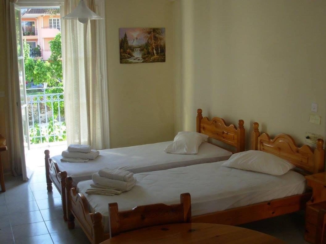 Louisa Studios Poros  ภายนอก รูปภาพ