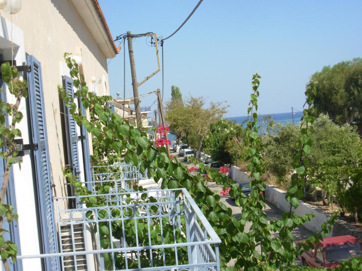 Louisa Studios Poros  ภายนอก รูปภาพ