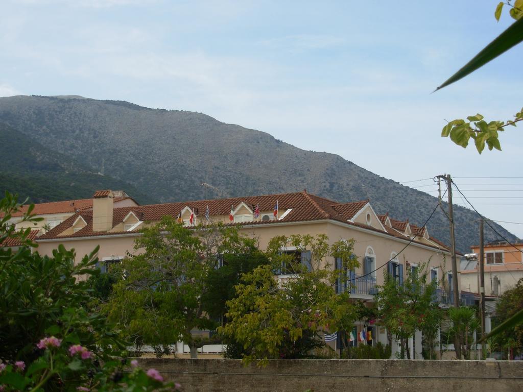 Louisa Studios Poros  ภายนอก รูปภาพ