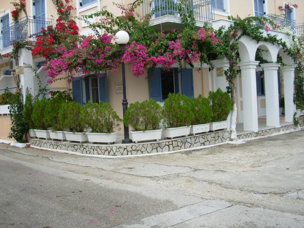 Louisa Studios Poros  ภายนอก รูปภาพ