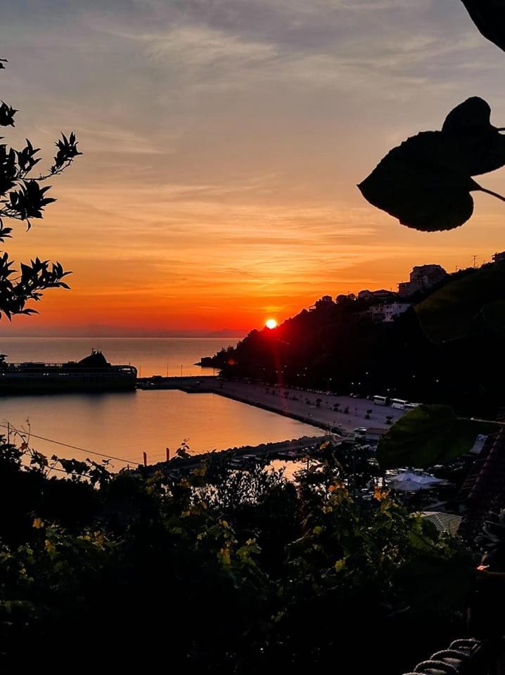 Louisa Studios Poros  ภายนอก รูปภาพ