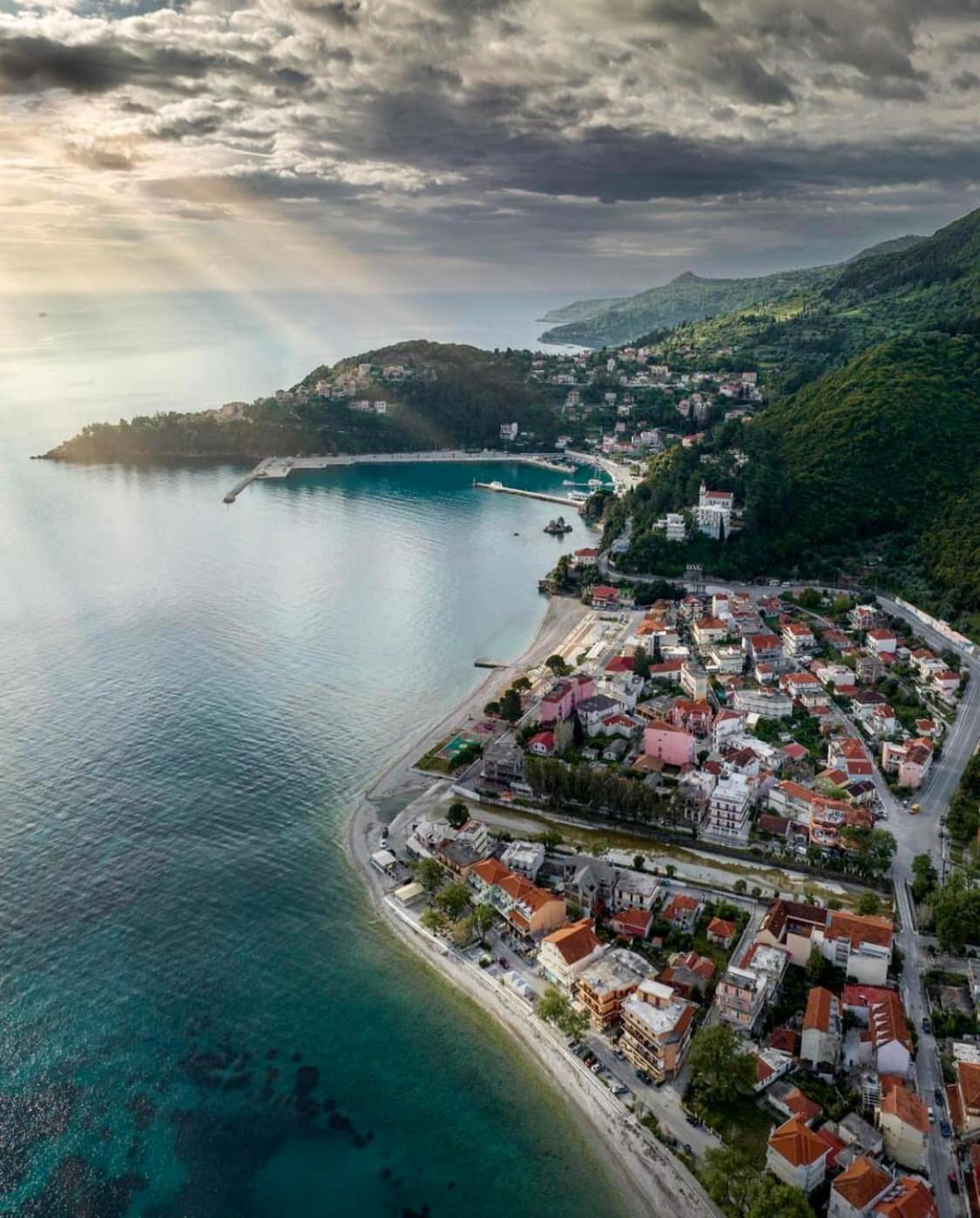 Louisa Studios Poros  ภายนอก รูปภาพ